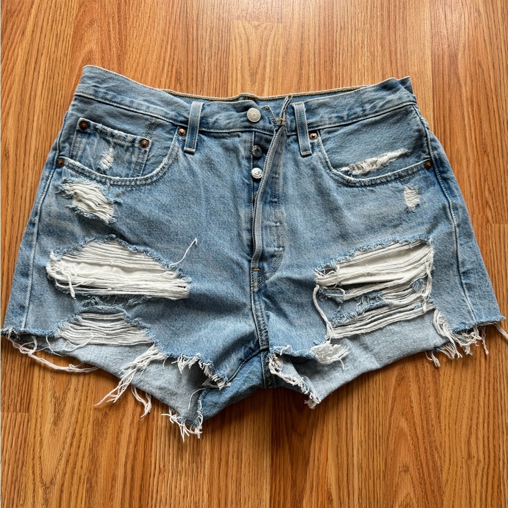 Women’s Levi Shorts